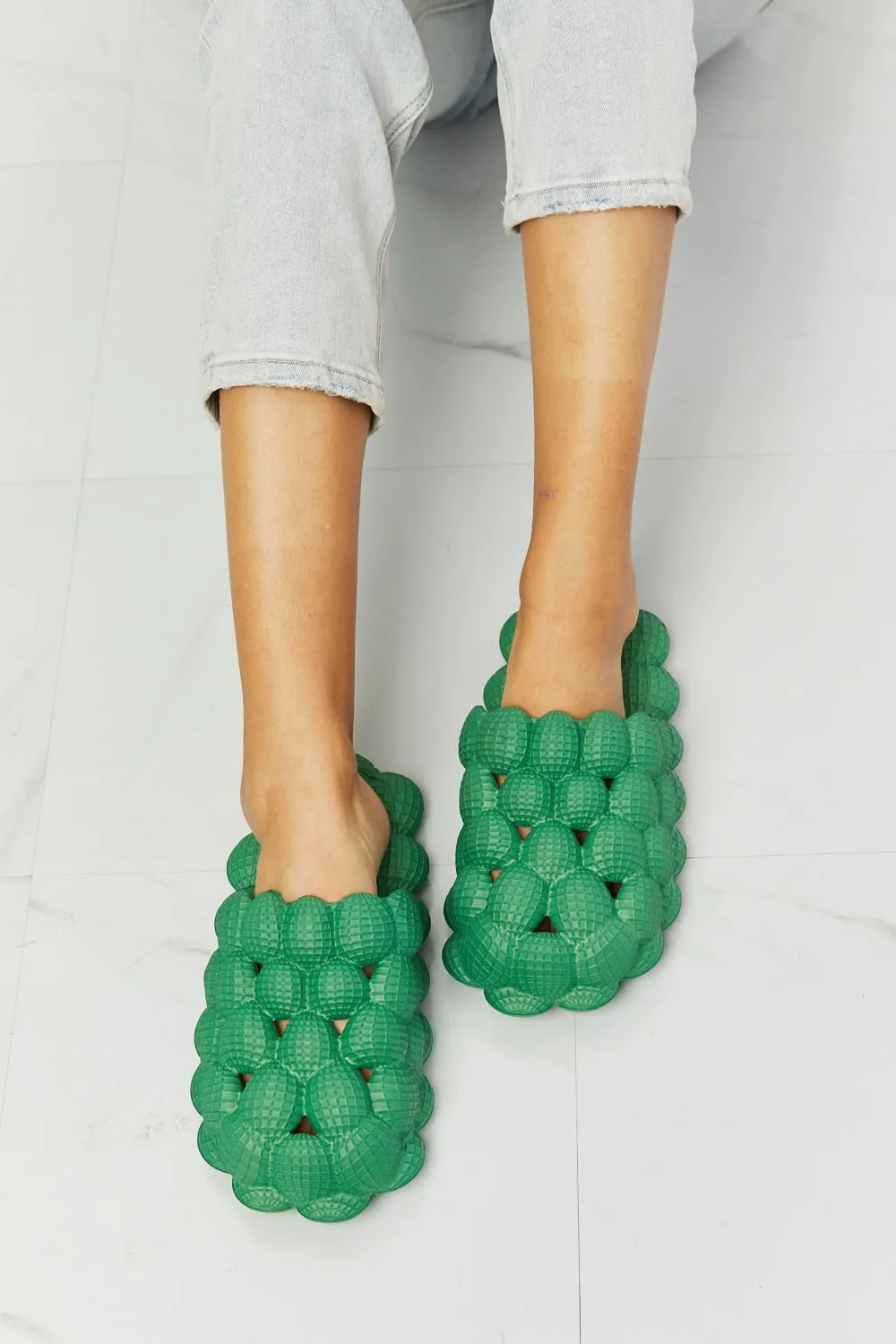 Bubble Slipper Slides in Green
