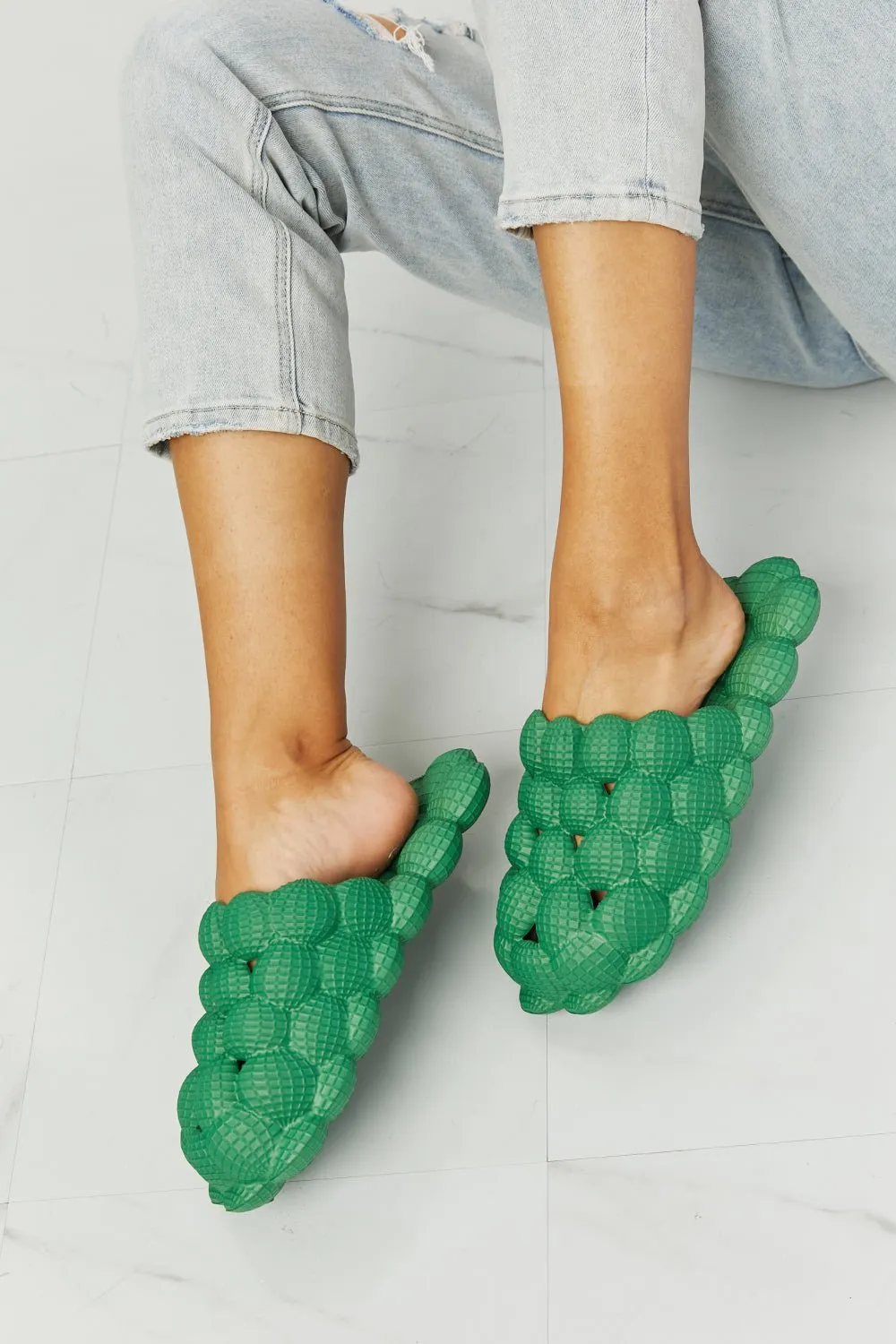Bubble Slipper Slides in Green